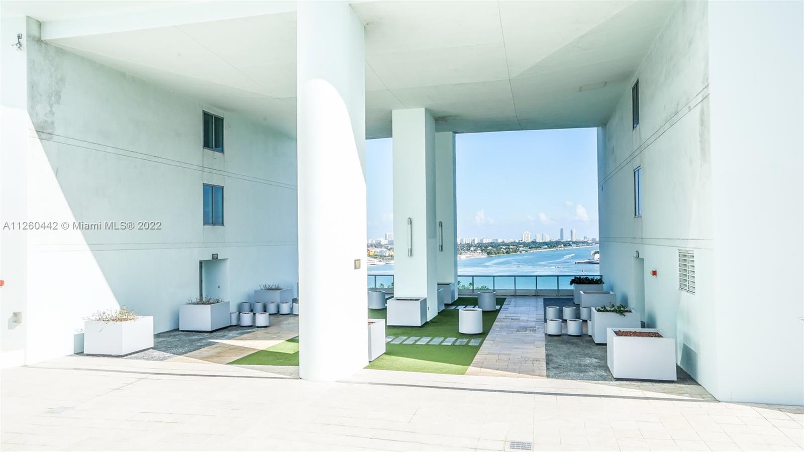 900 BISCAYNE BAY CONDO - Residential Lease