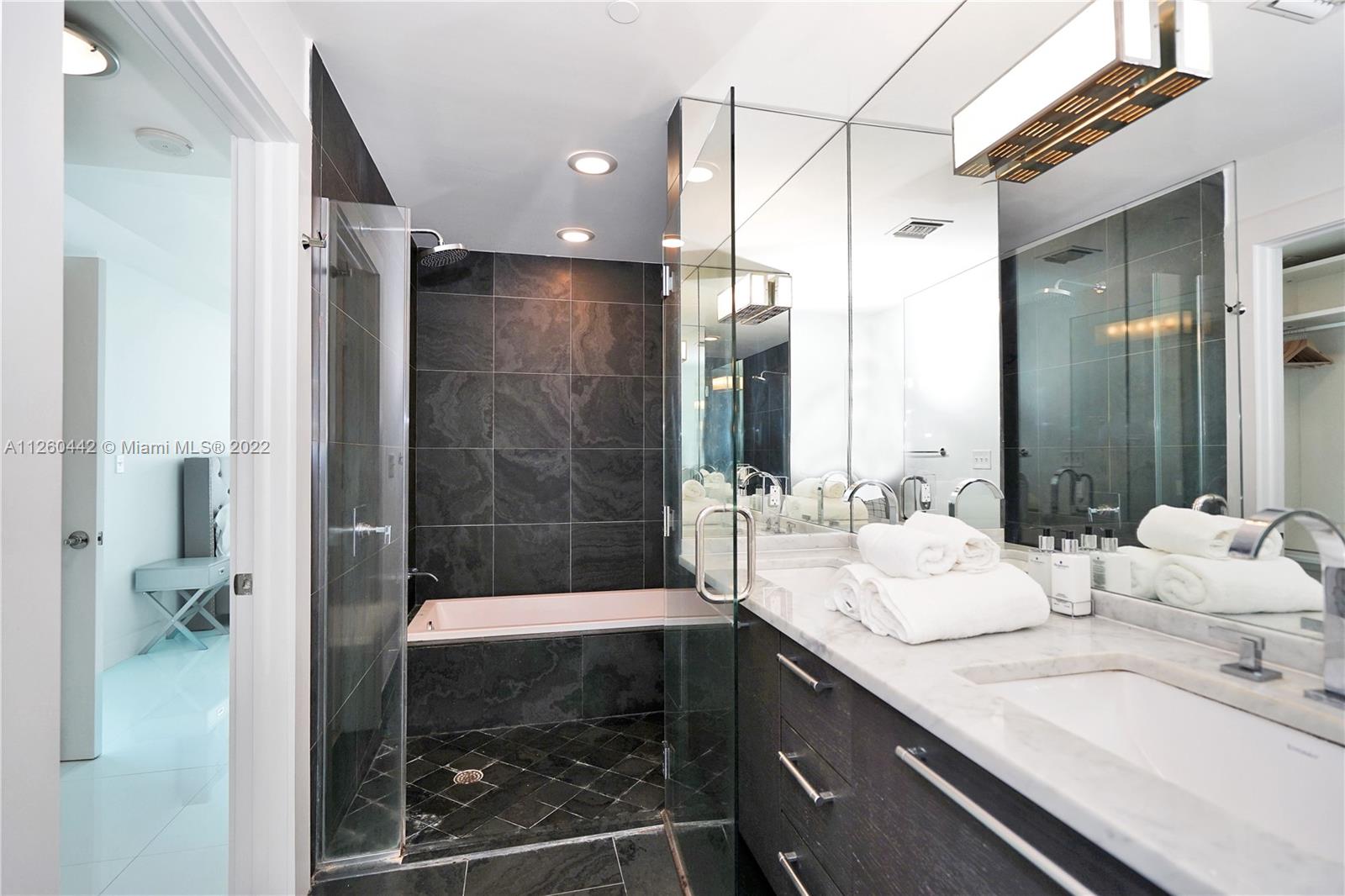 900 BISCAYNE BAY CONDO - Residential Lease