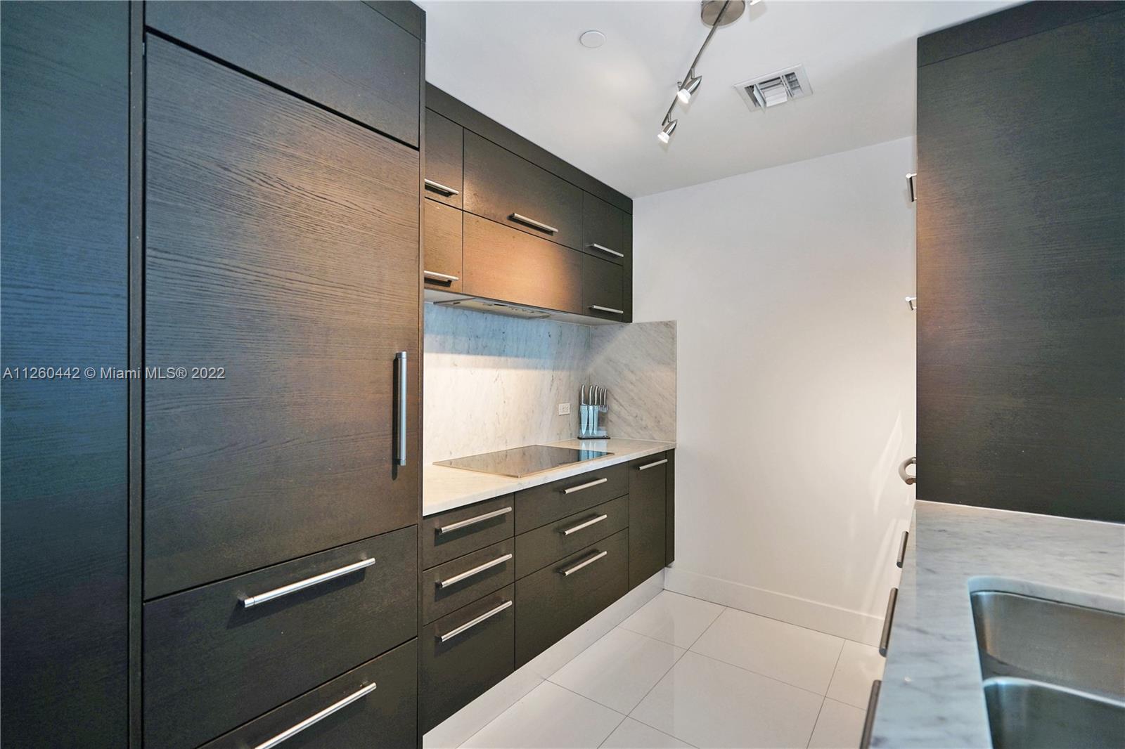 900 BISCAYNE BAY CONDO - Residential Lease