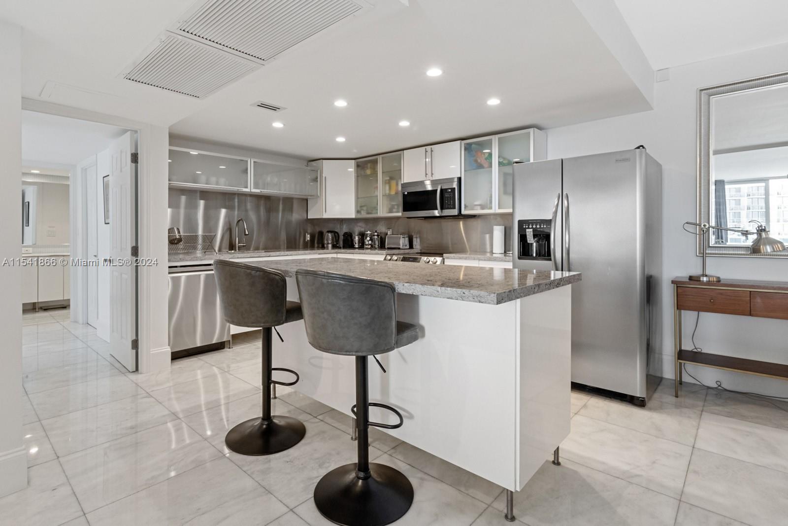 RONEY PALACE CONDO - Residential Lease
