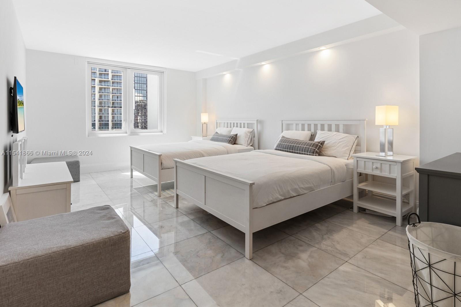 RONEY PALACE CONDO - Residential Lease