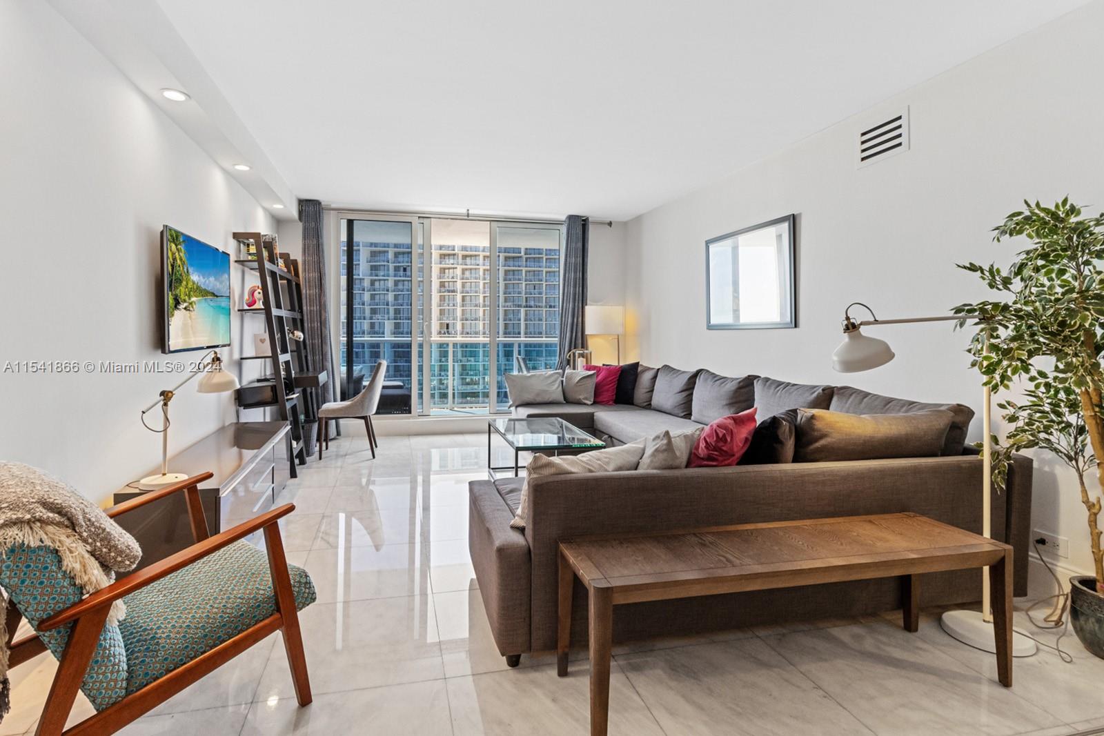 RONEY PALACE CONDO - Residential Lease