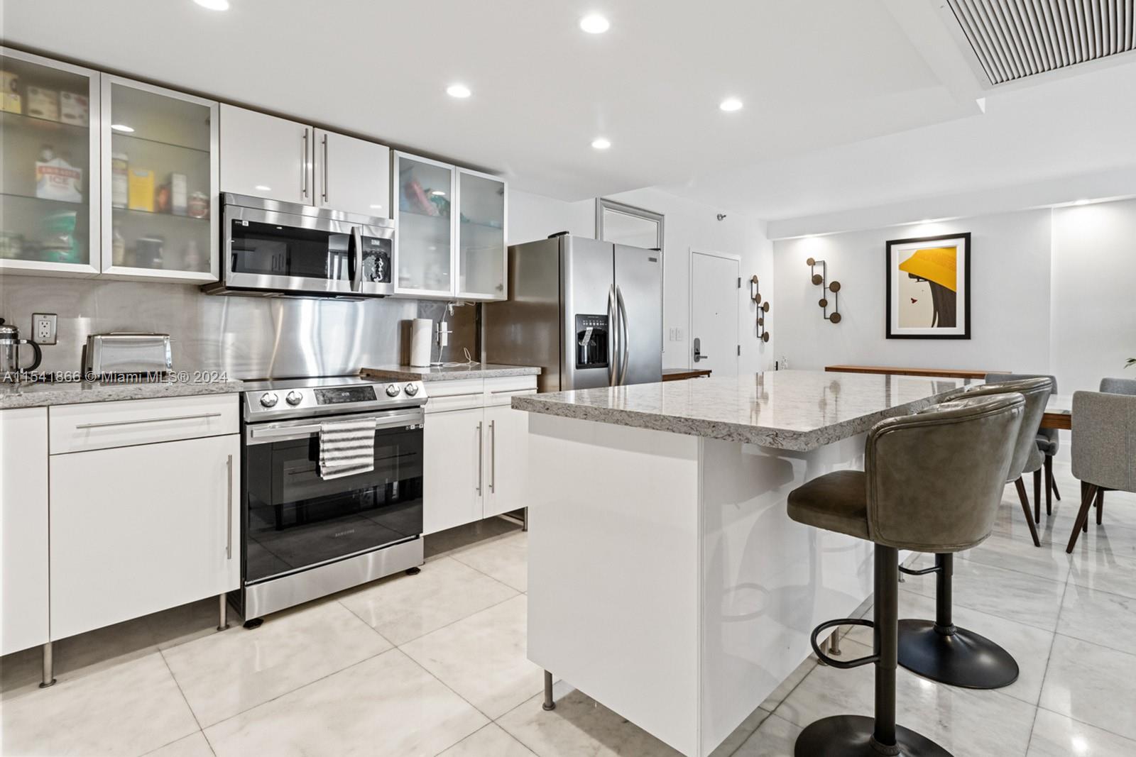 RONEY PALACE CONDO - Residential Lease