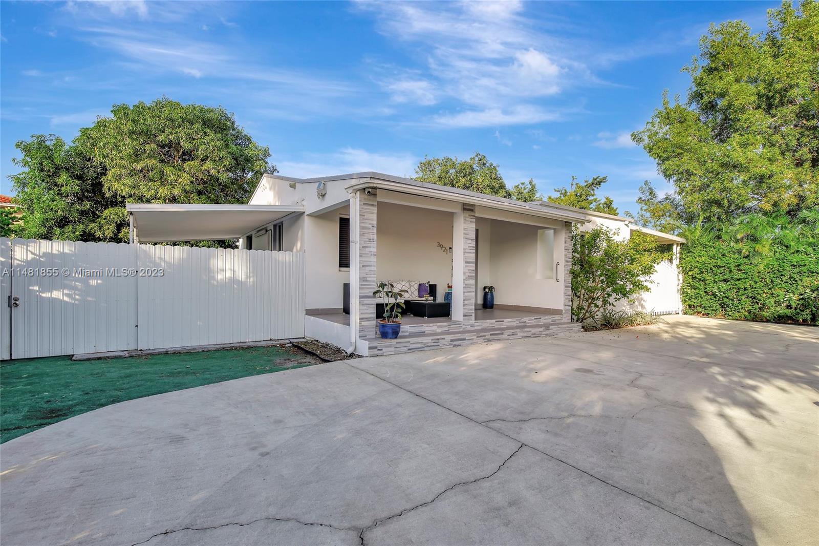 CHURCHILL ESTATES - Residential