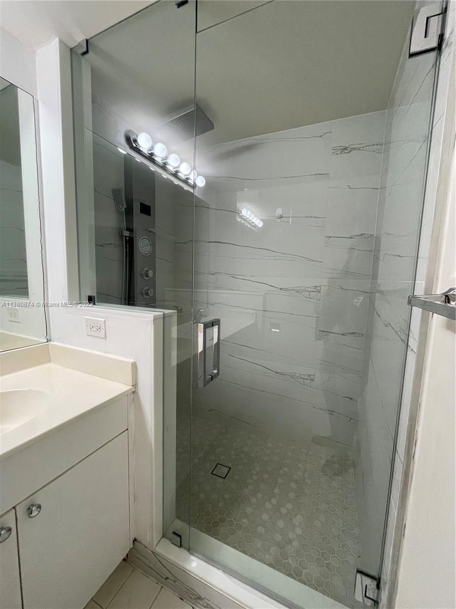 PORTO BELLAGIO CONDO - Residential