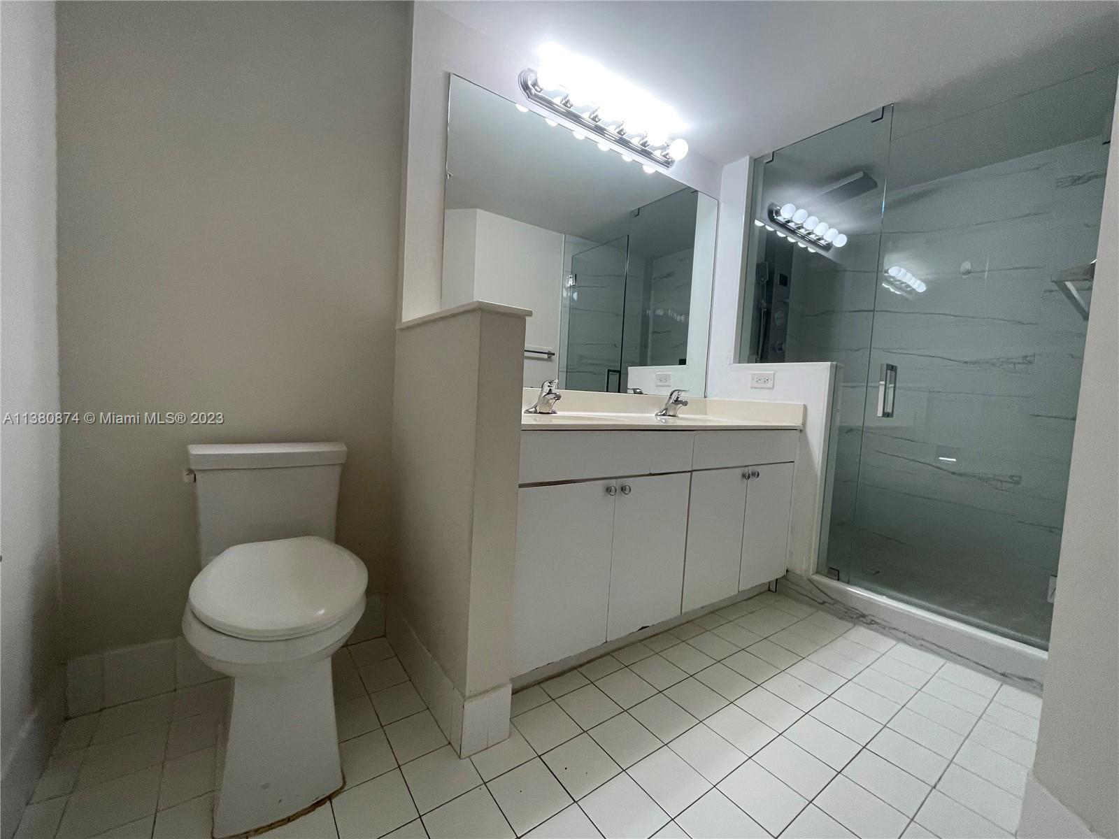 PORTO BELLAGIO CONDO - Residential