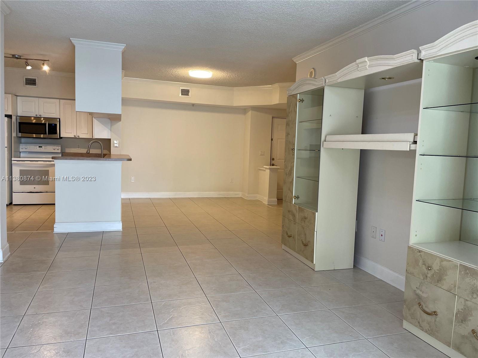 PORTO BELLAGIO CONDO - Residential