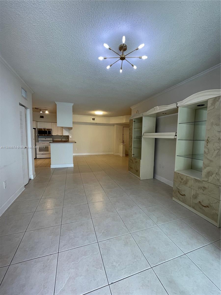 PORTO BELLAGIO CONDO - Residential