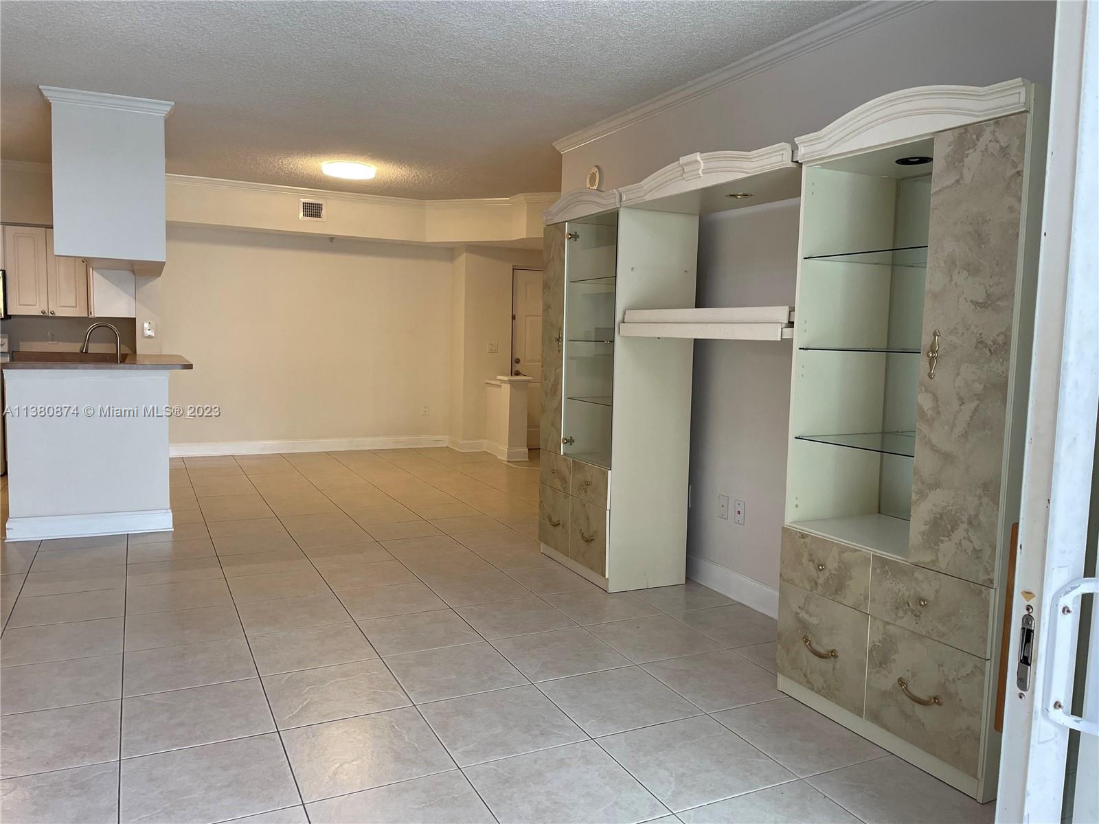 PORTO BELLAGIO CONDO - Residential