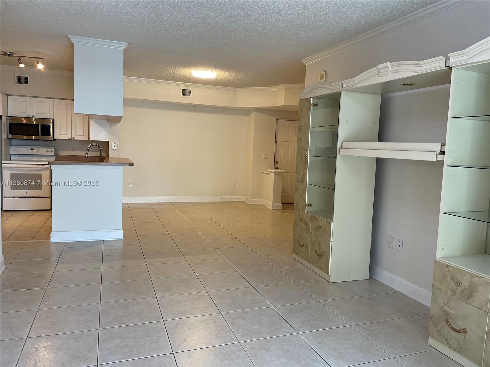 PORTO BELLAGIO CONDO - Residential