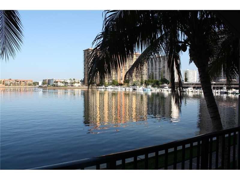 PORTO BELLAGIO CONDO - Residential