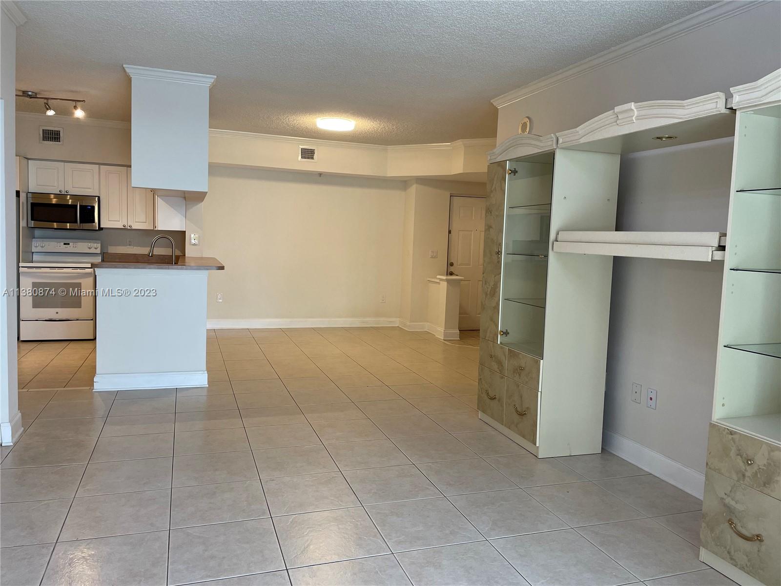 PORTO BELLAGIO CONDO - Residential