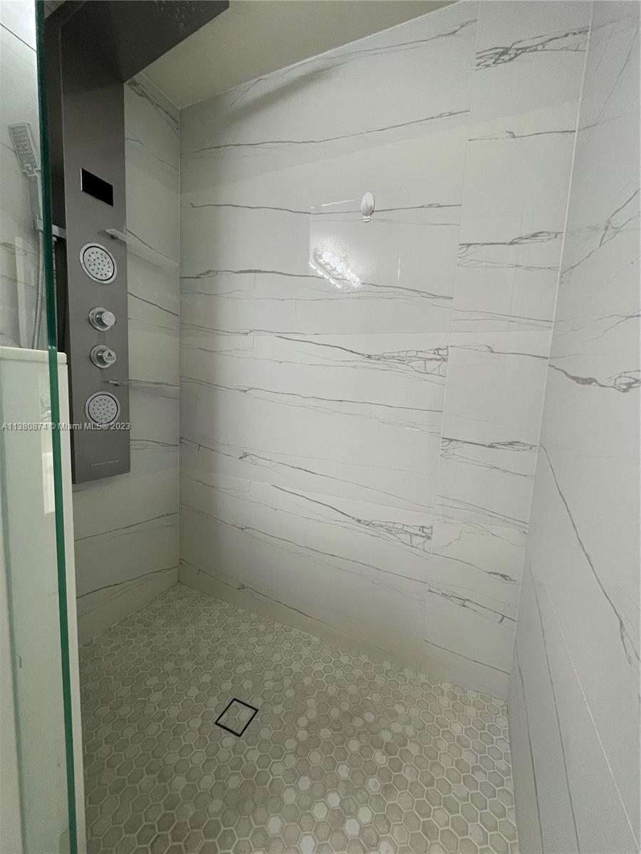 PORTO BELLAGIO CONDO - Residential