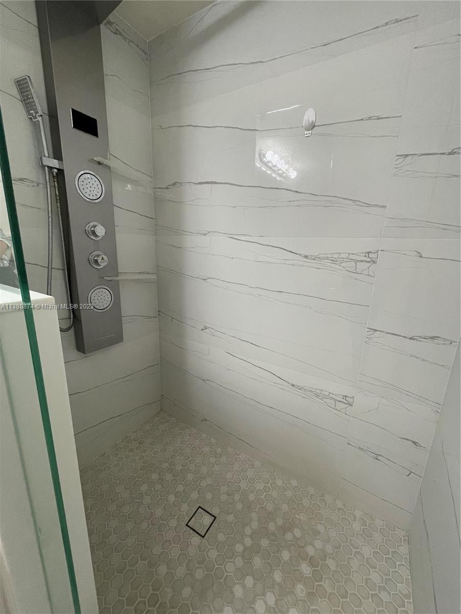 PORTO BELLAGIO CONDO - Residential