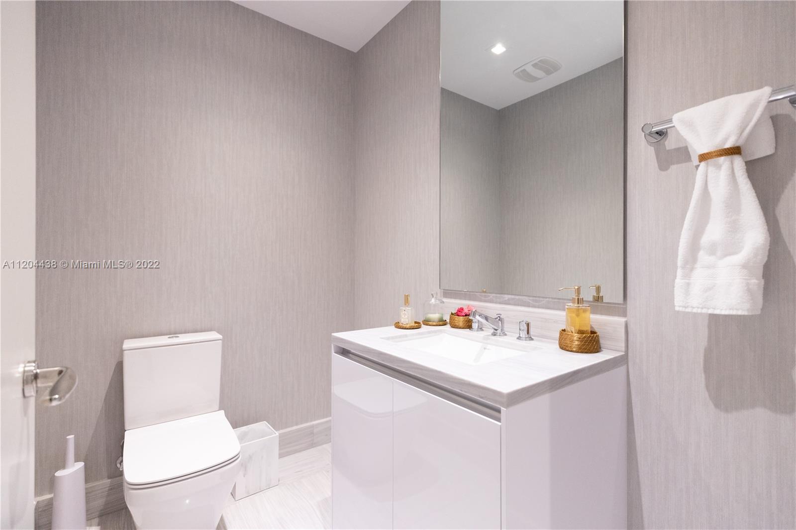 JADE SIGNATURE CONDO - Residential