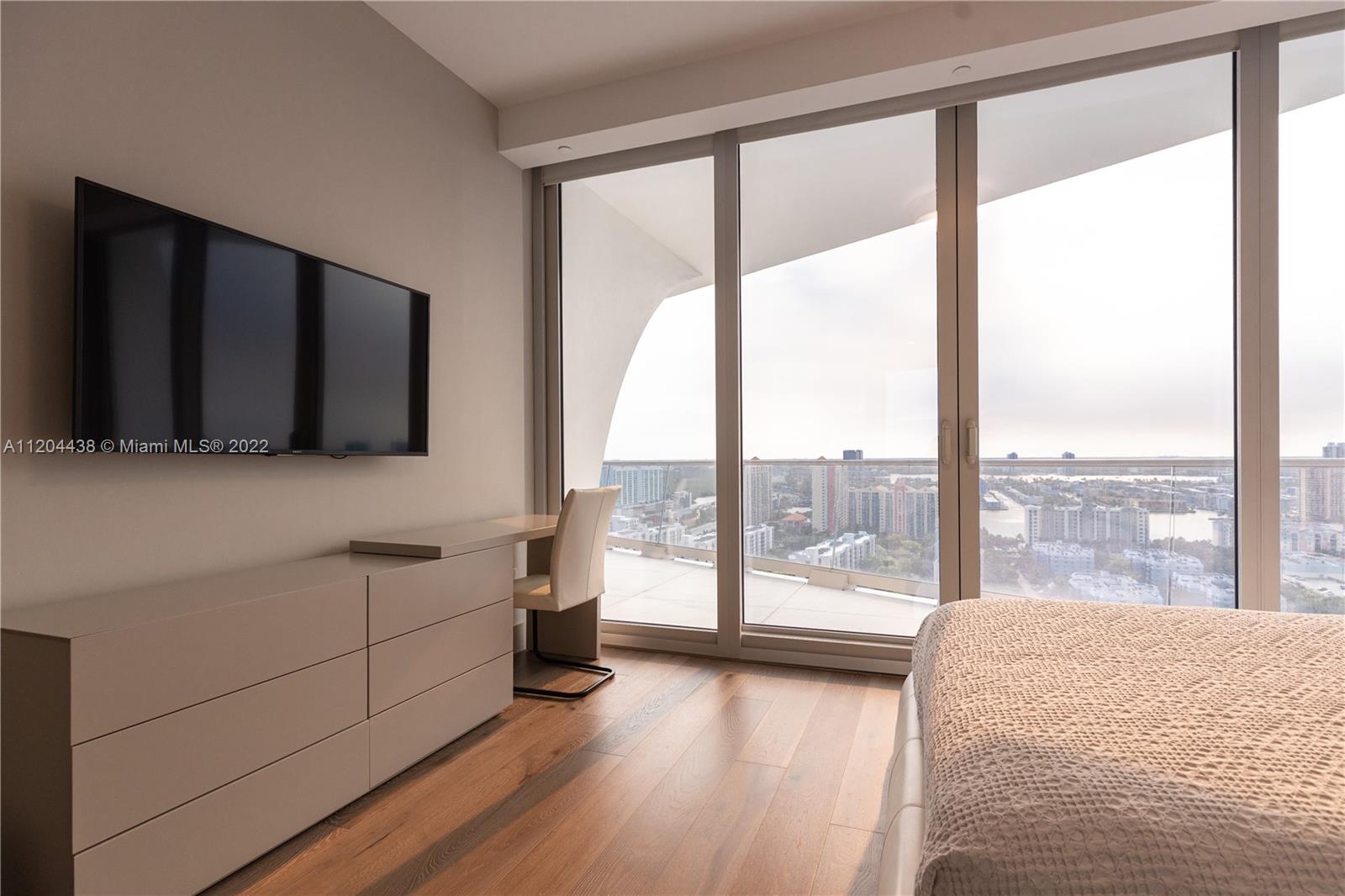 JADE SIGNATURE CONDO - Residential