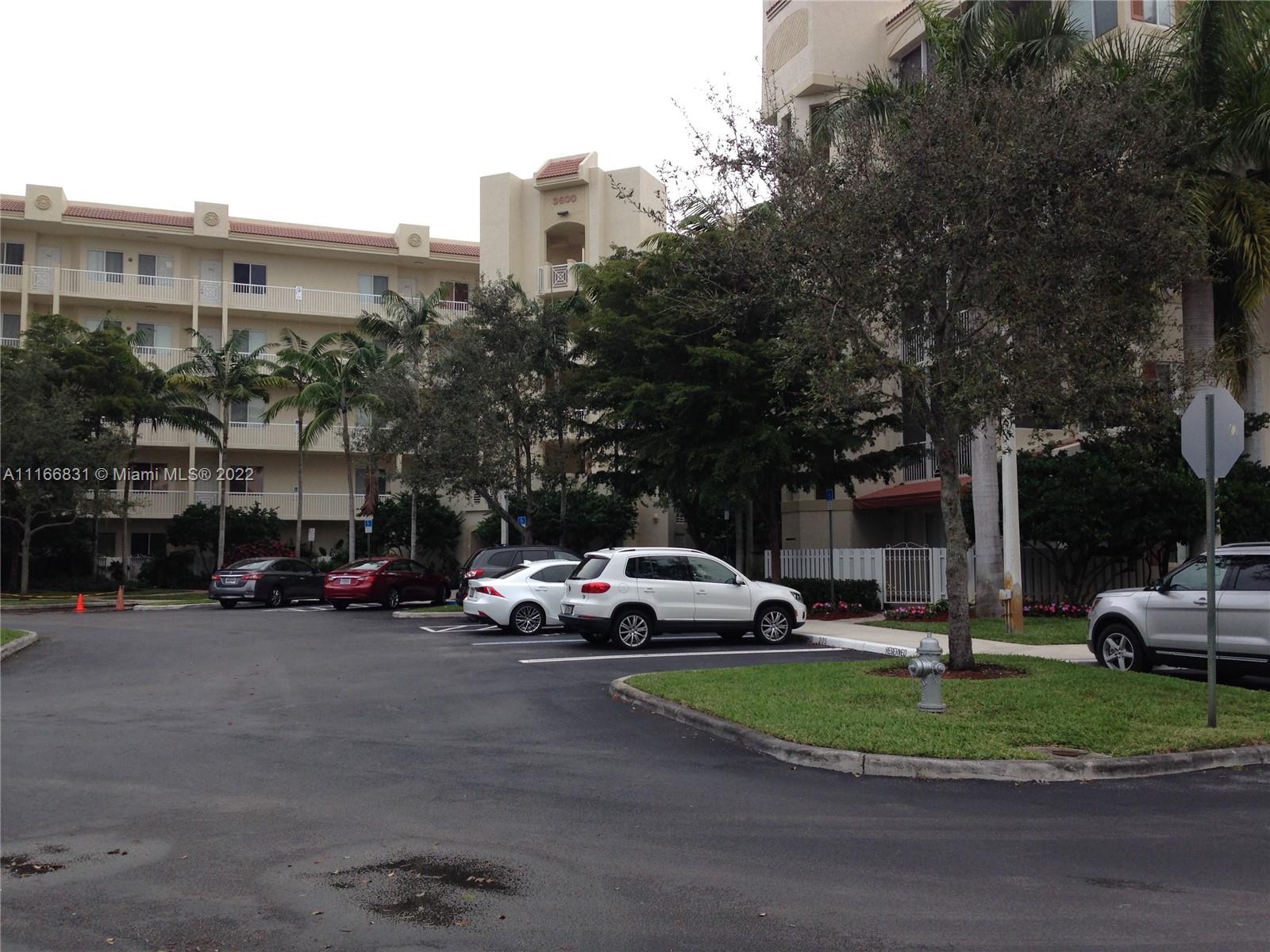 GREAT OPORTUNITY IN PALMAIRE, FIRST FLOOR UNIT. OPEN KITCHEN WITH STAILESS STEELS APPLIANCES. HIGH CEILING. FULL SIDE WASHER AND DRYER INSIDE THE UNIT. 2 PARKING SPACE. NEXT TO THE TENNIS COURT, BASKETBALL, VOLEIBALL AND PLAYGROUND FOR THE LITTLE ONE. PETS ALLOWED.