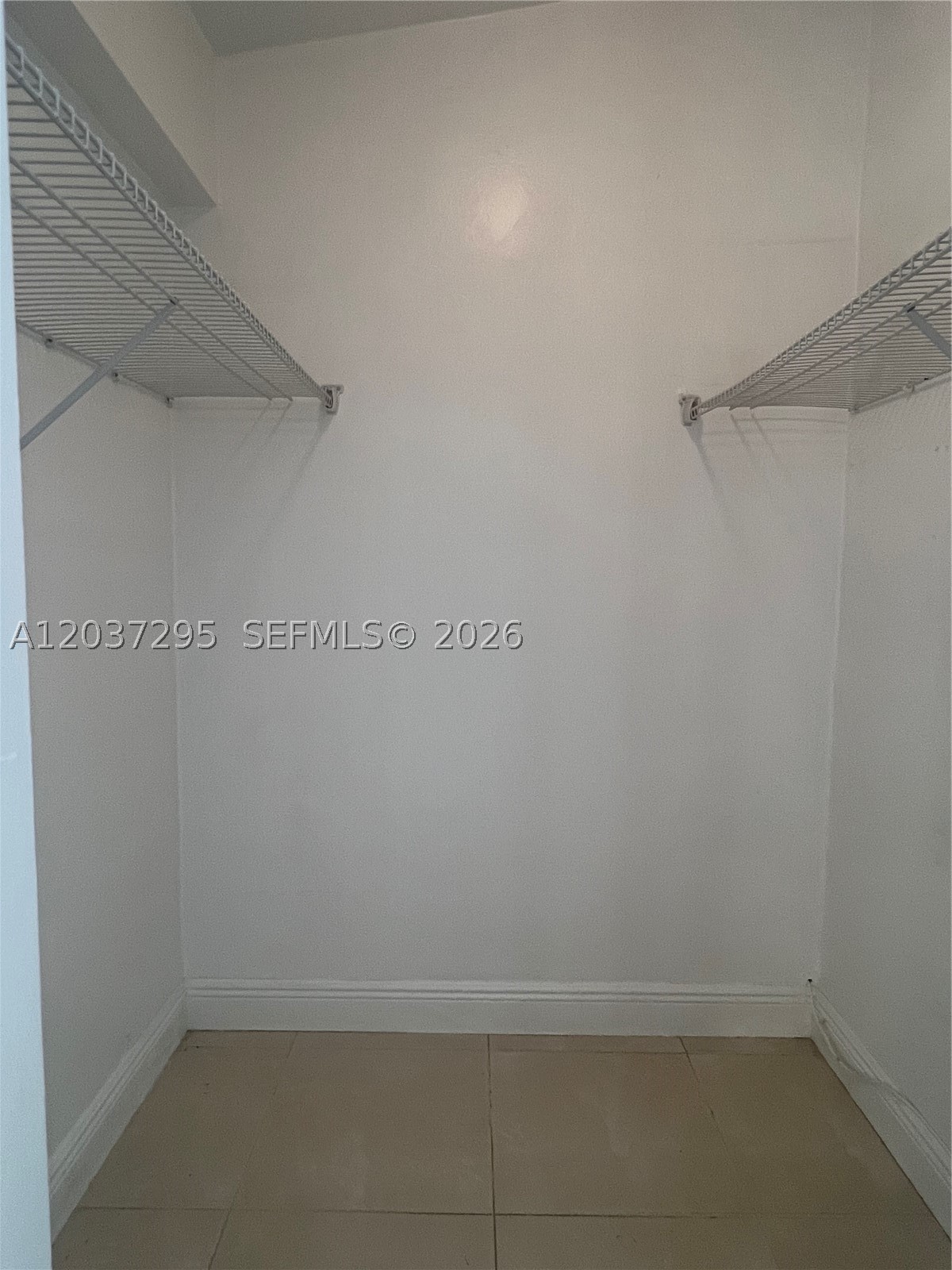 DEVON AIRE VILLAS SEC 9 - Residential Lease