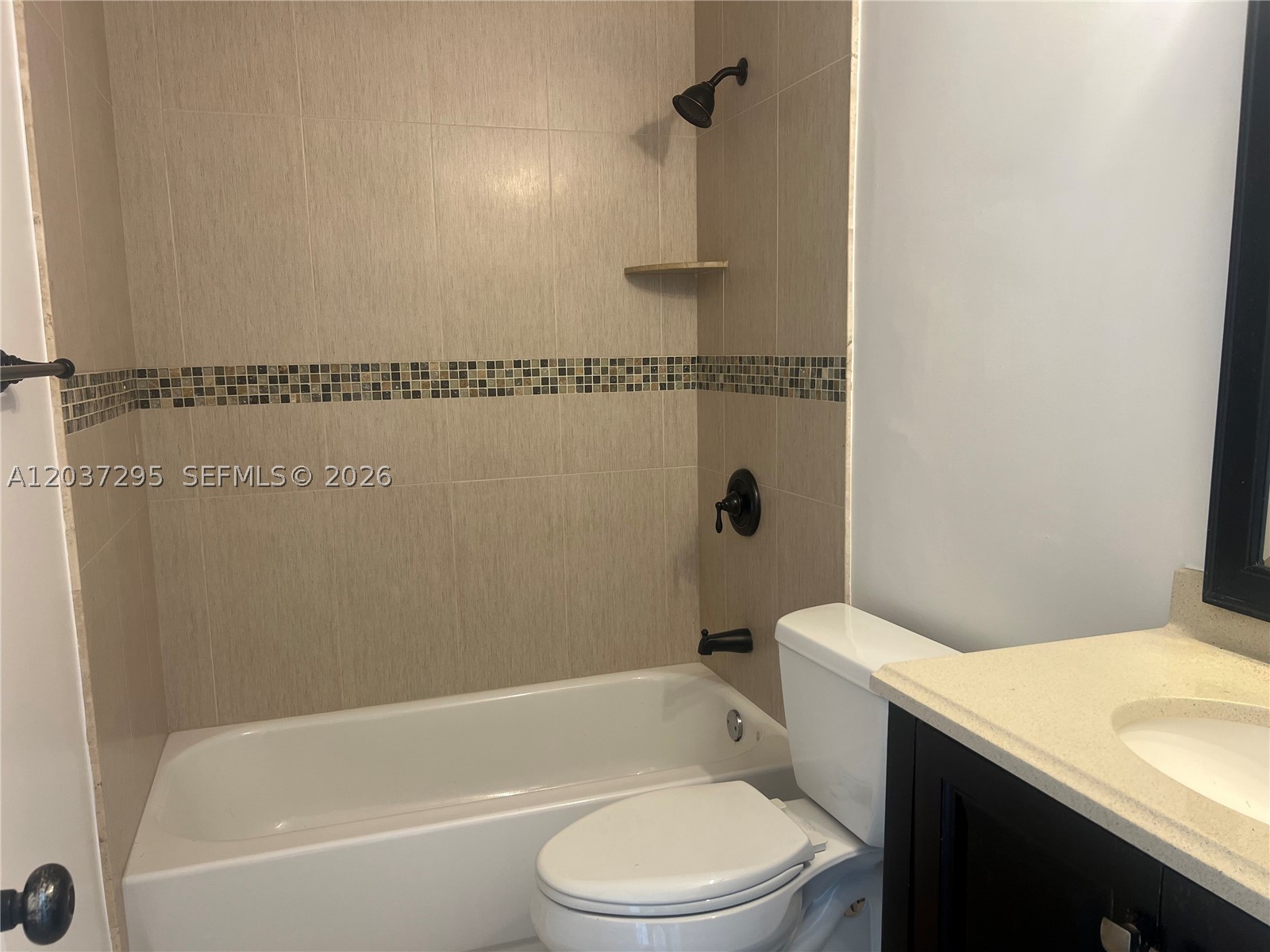 DEVON AIRE VILLAS SEC 9 - Residential Lease