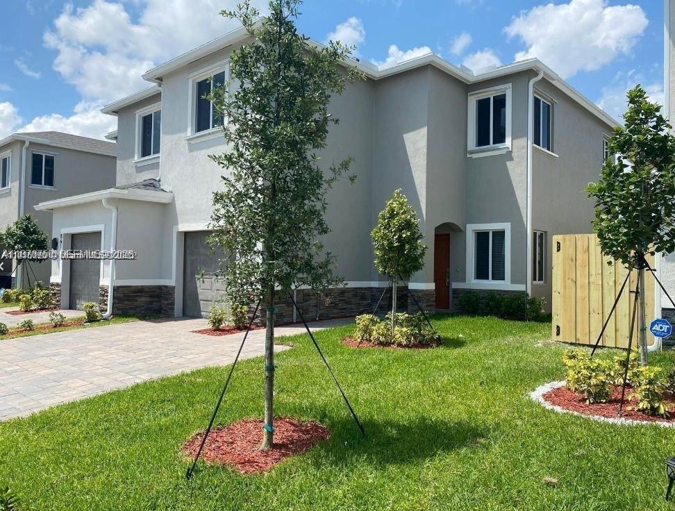 This stunning 3-bedroom, 2.5-bathroom townhome is nestled in a vibrant community, offering a blend of modern
living and convenience. The unit boasts energy-efficient appliances, a spacious backyard, and an attached garage,
making it an ideal haven for families and professionals alike.