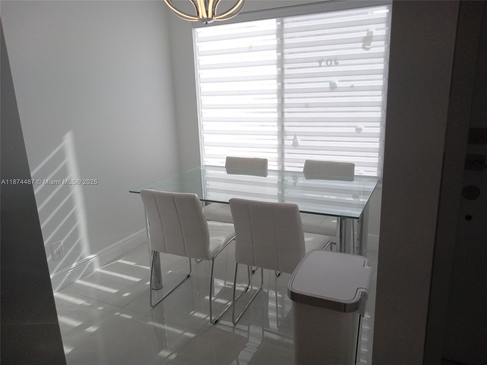 TOWNHOUSES AT JACARANDA - Residential Lease