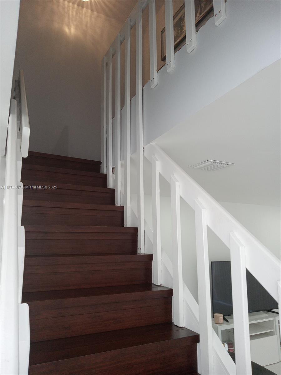TOWNHOUSES AT JACARANDA - Residential Lease