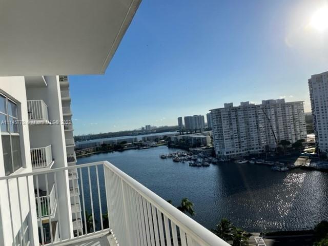 ADMIRALS PORT CONDO WEST - Residential