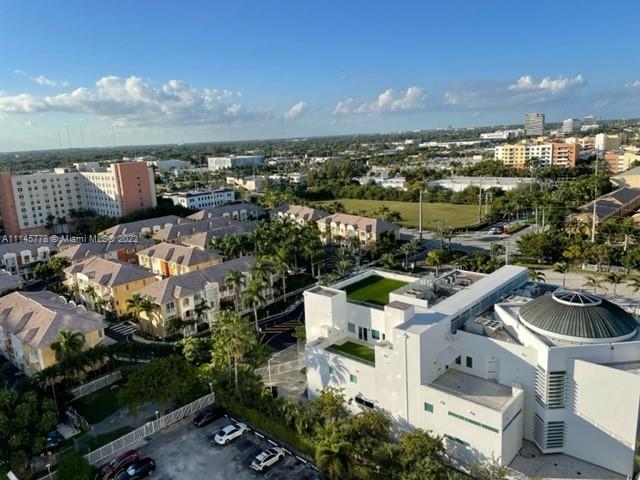 ADMIRALS PORT CONDO WEST - Residential