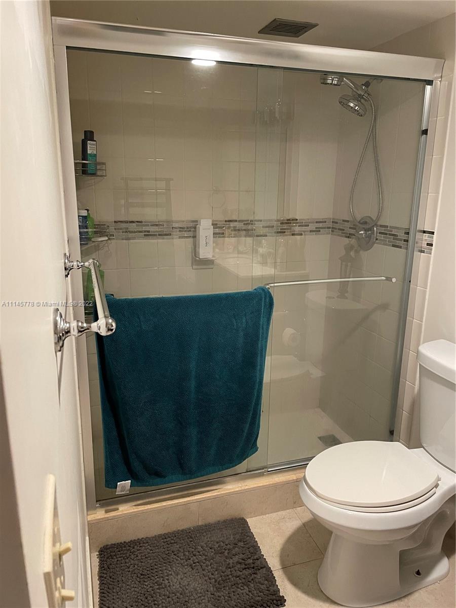 ADMIRALS PORT CONDO WEST - Residential