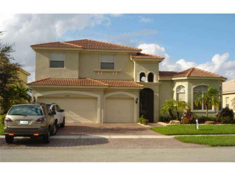 MONARCH LAKES - Residential Lease