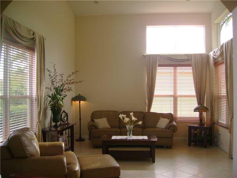 MONARCH LAKES - Residential Lease