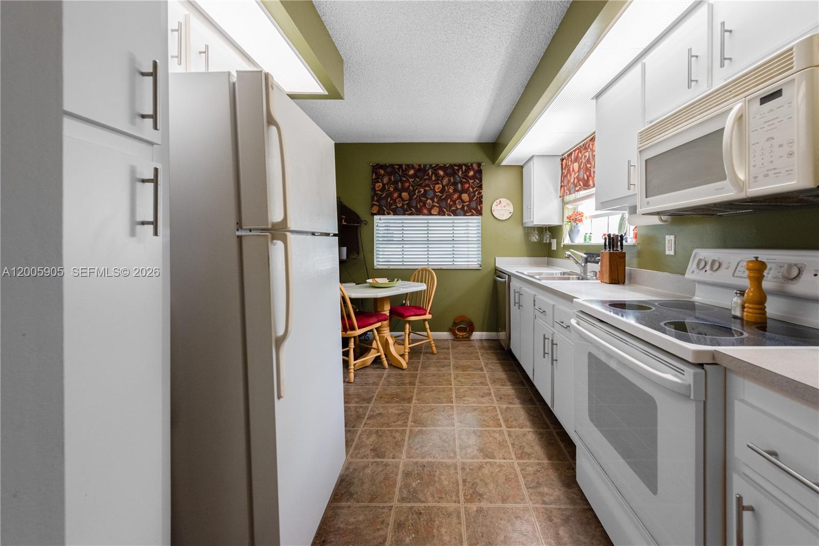 KEYS GATE CONDO NO TWO - Residential