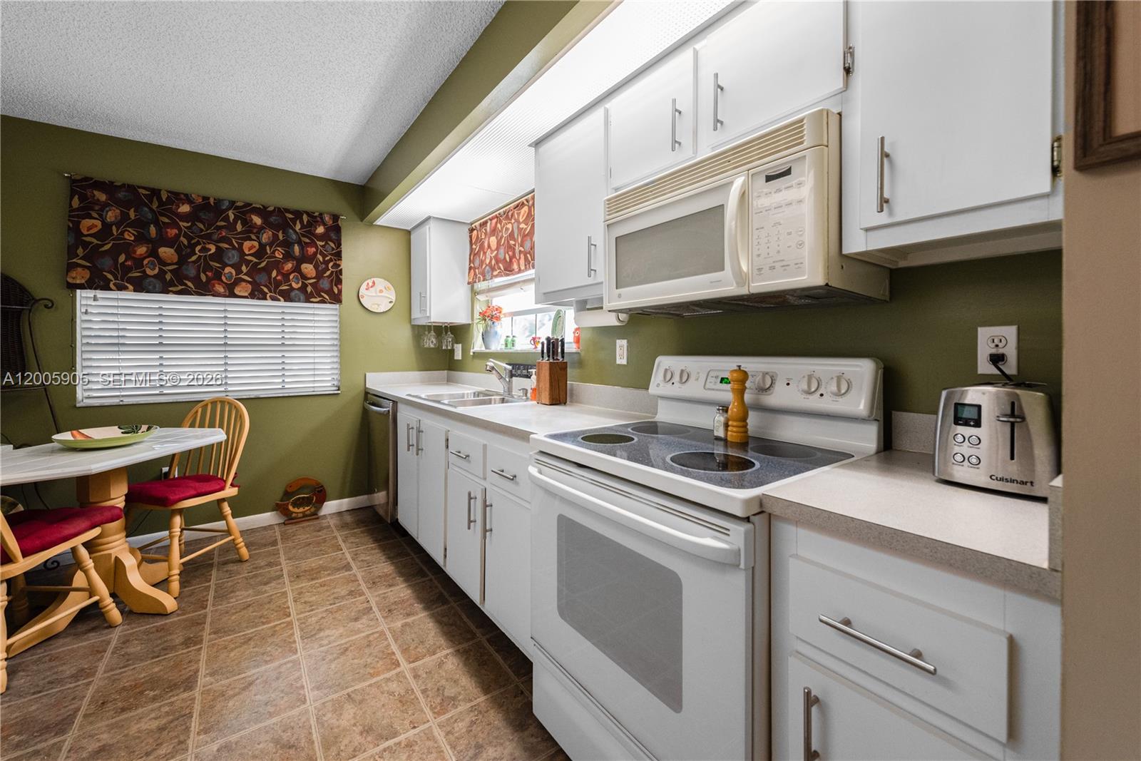 KEYS GATE CONDO NO TWO - Residential