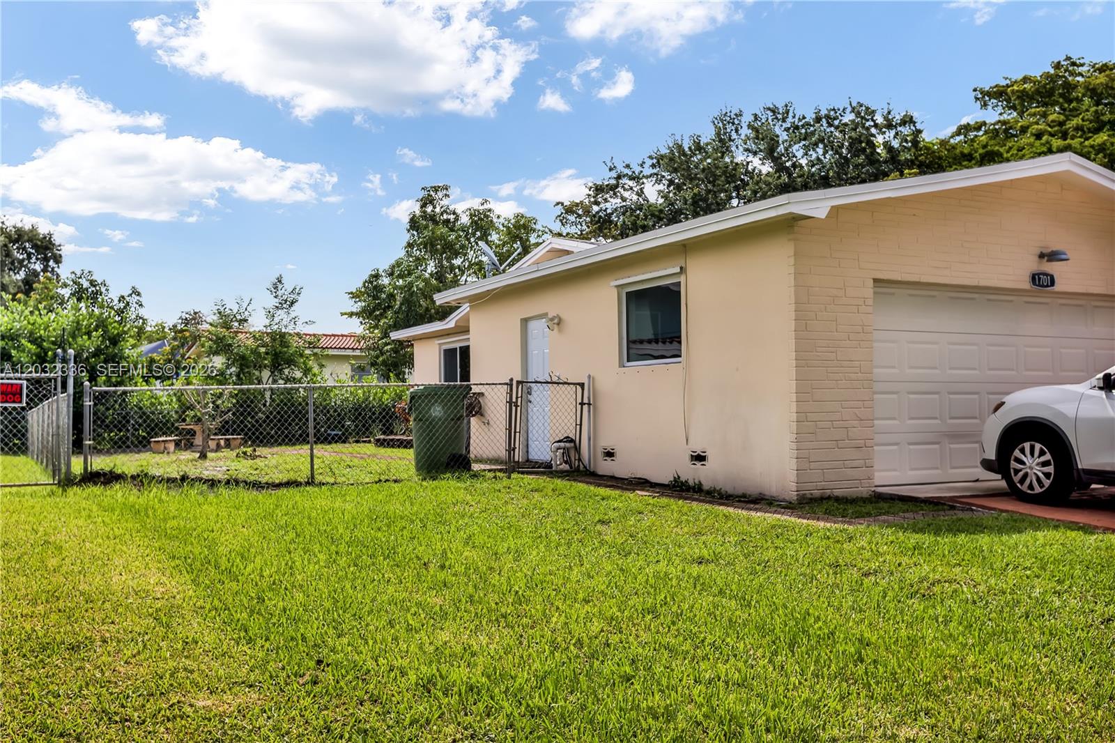 PEMBROKE LAKES SEC 1 - Residential