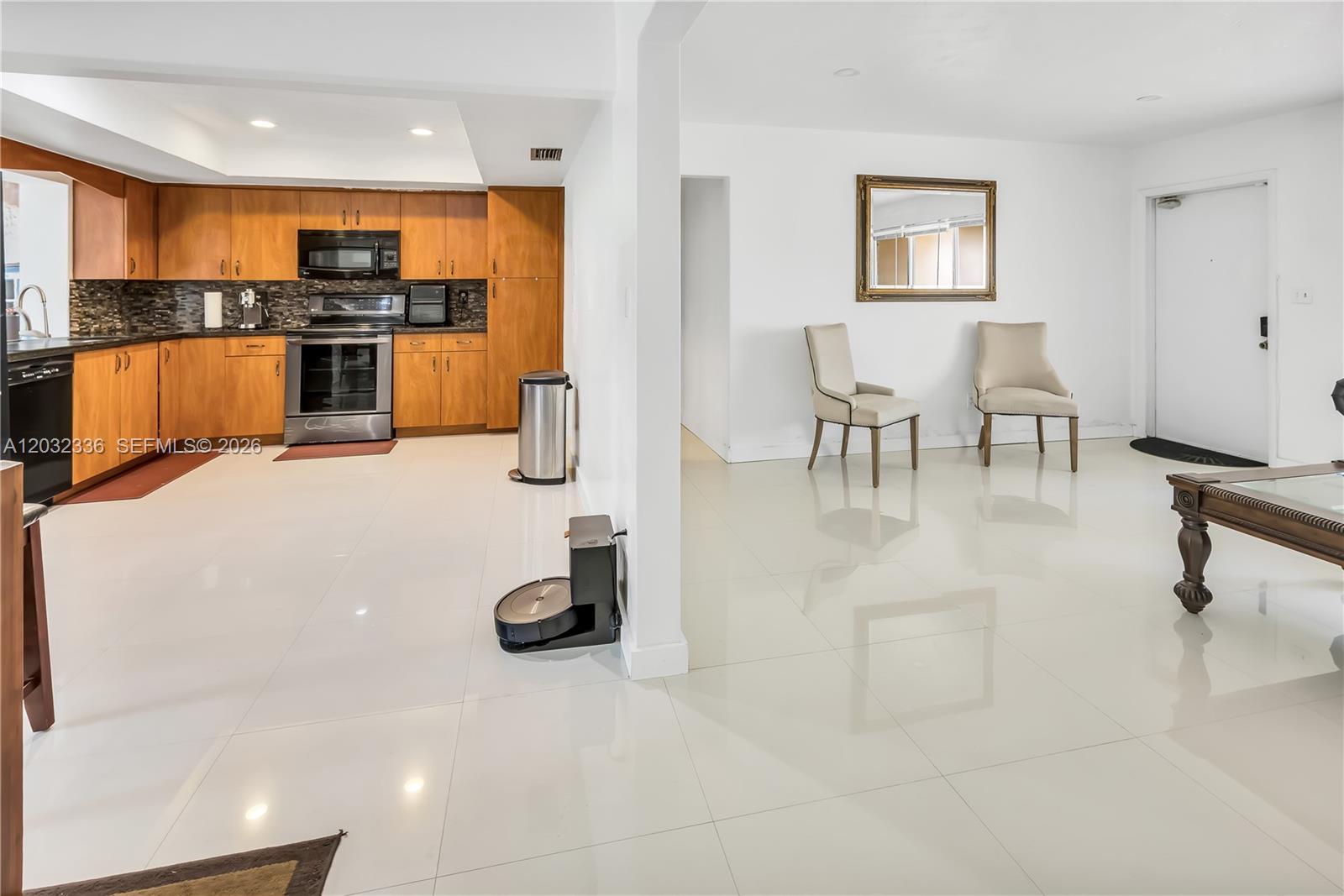 PEMBROKE LAKES SEC 1 - Residential