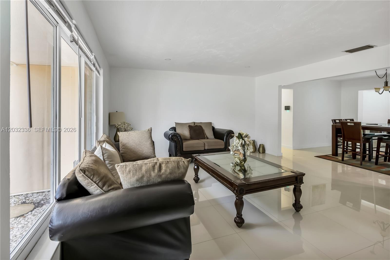 PEMBROKE LAKES SEC 1 - Residential