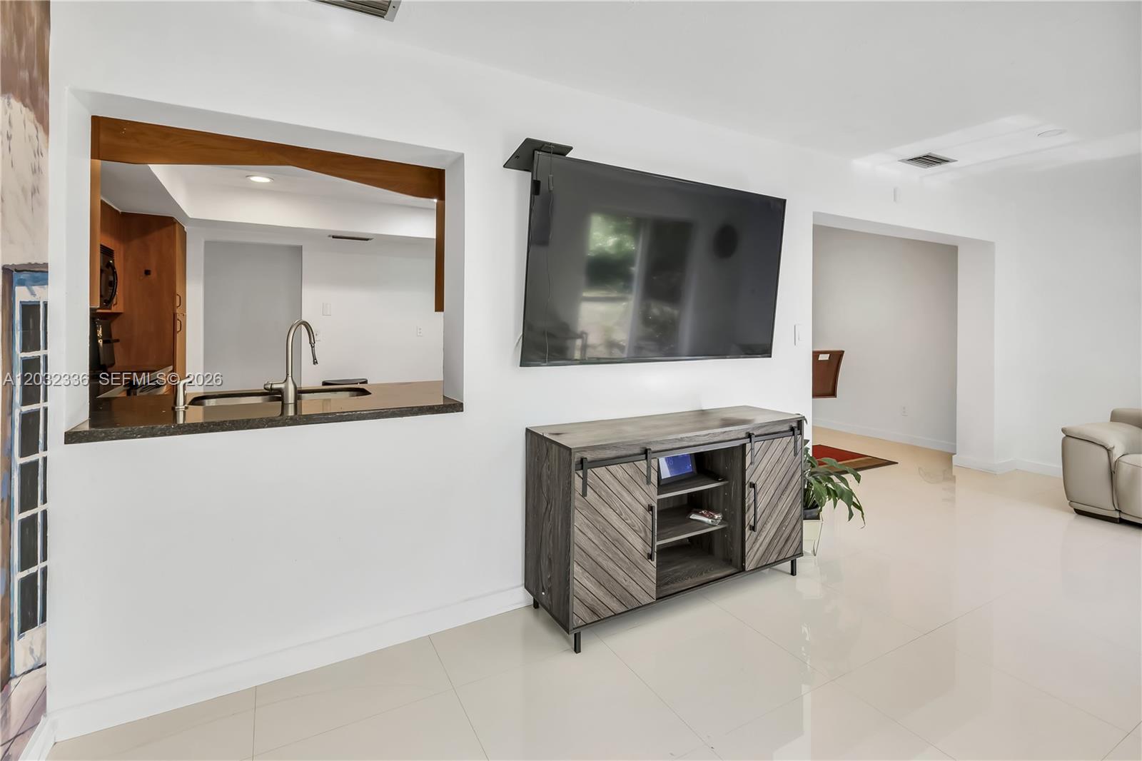 PEMBROKE LAKES SEC 1 - Residential