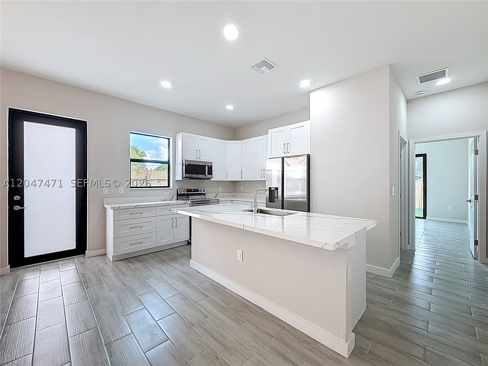 Brand-New 3BR/2BA in Uptown Fort Lauderdale – Never Lived In! Be the first to call this new construction home yours! Featuring a bright open layout, stainless steel appliances, in-unit washer/dryer, central AC, and modern finishes throughout. Walk to shops, cafés, and restaurants, or take a quick drive to Wilton Manors, downtown, and the beach. Brand-new construction,3 spacious bedrooms / 2 modern baths, Open-concept living + kitchen, Parking for 2 cars, Prime location near I-95, Tri-Rail & nightlife