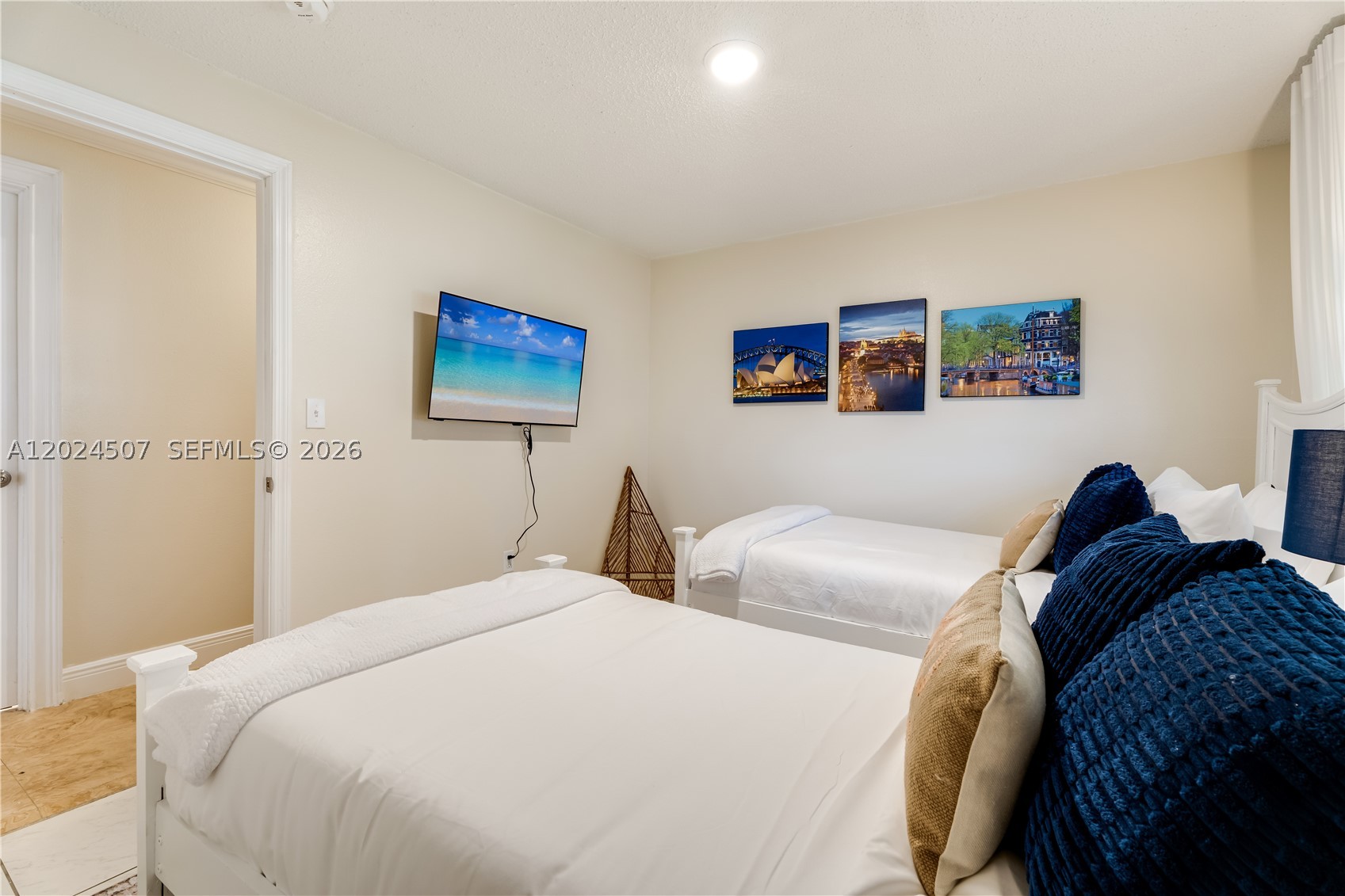 RADIO HEIGHTS - Residential Lease