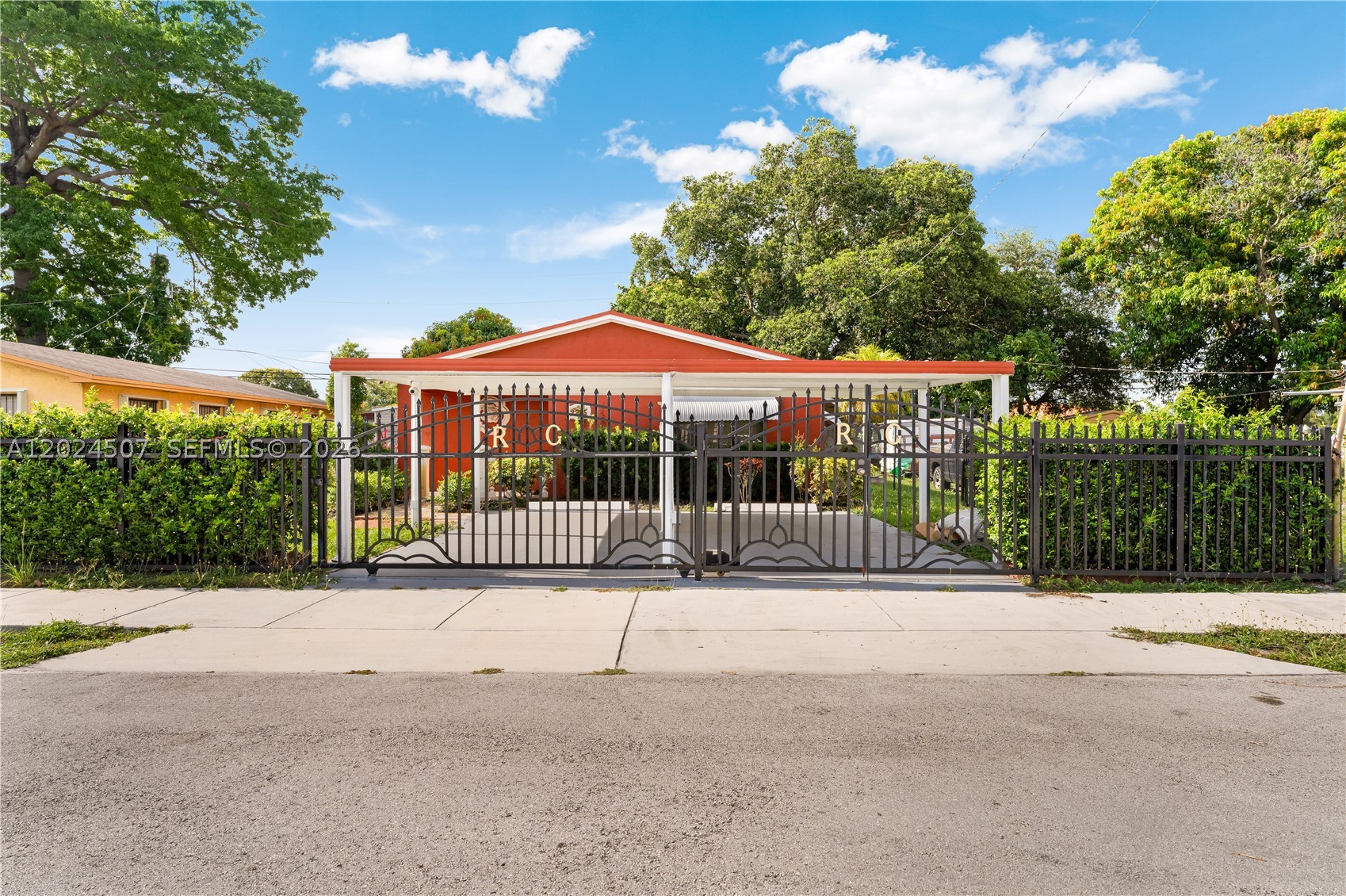 RADIO HEIGHTS - Residential Lease