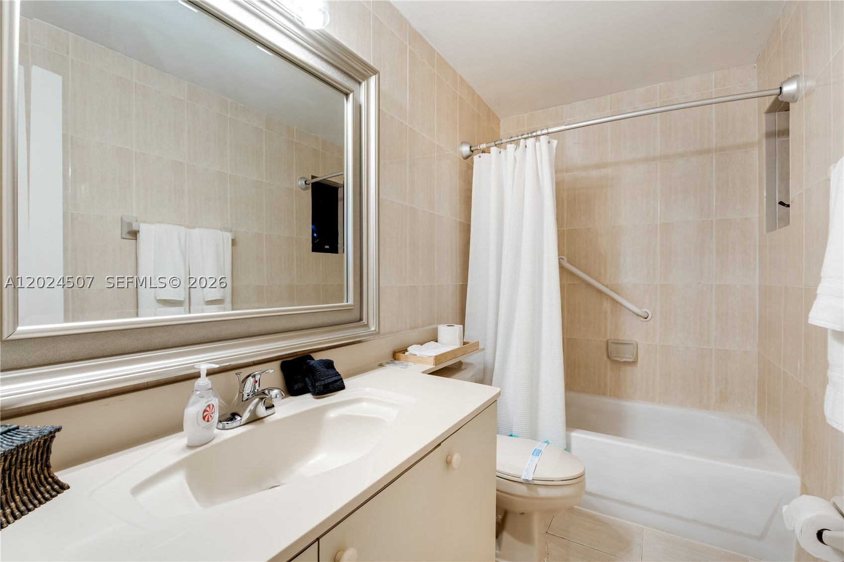 RADIO HEIGHTS - Residential Lease