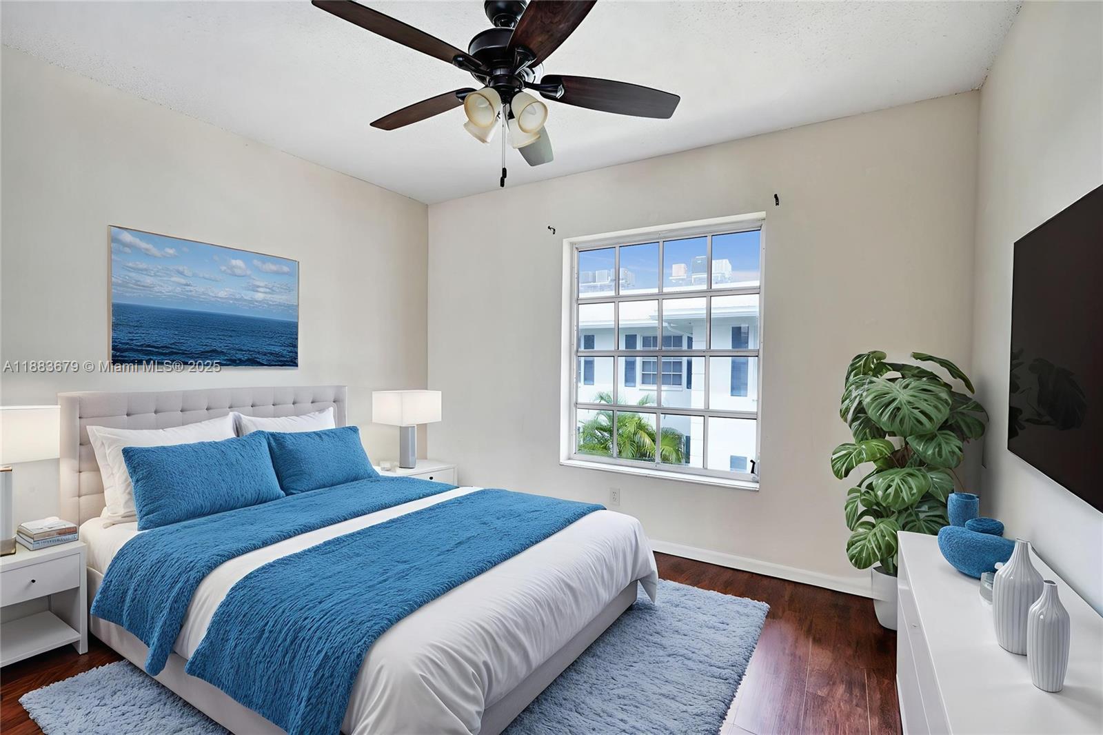 IMPERIAL POINT COLONNADES - Residential