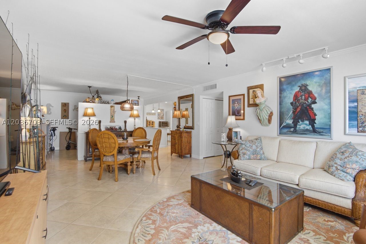 STRATFORD TOWERS CONDO - Residential