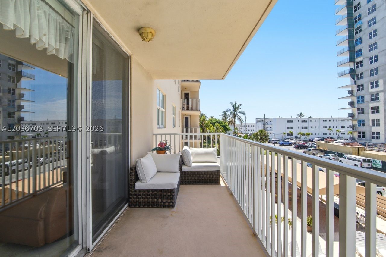 STRATFORD TOWERS CONDO - Residential