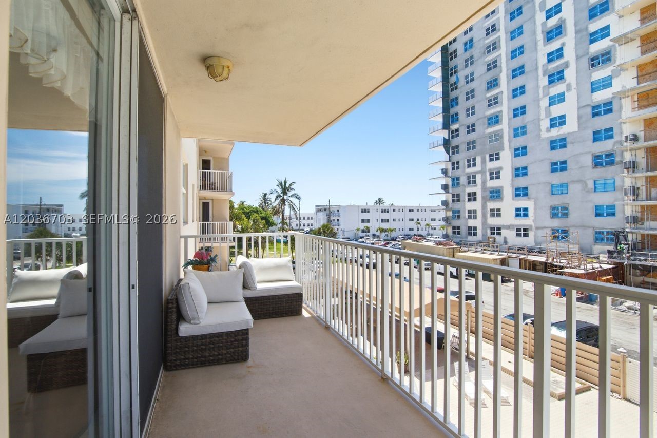 STRATFORD TOWERS CONDO - Residential
