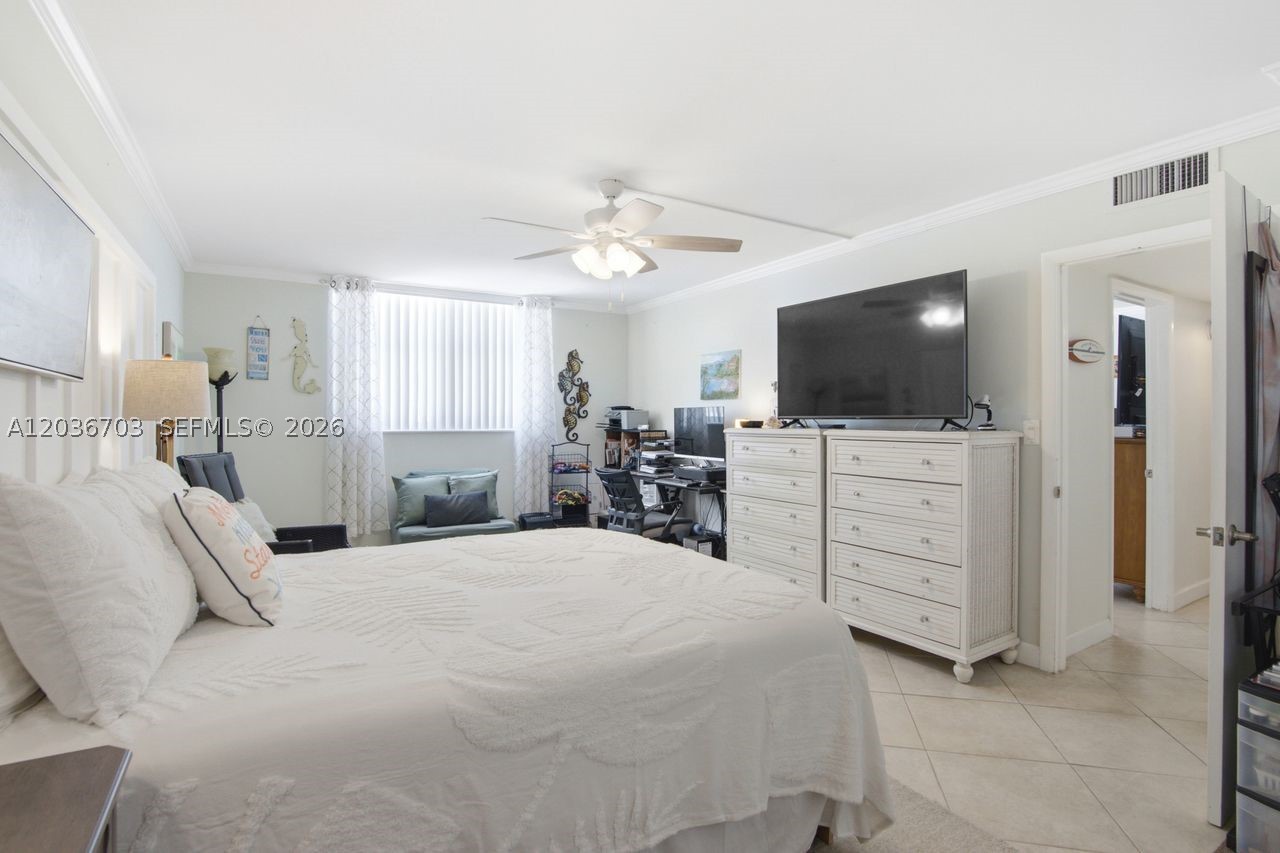 STRATFORD TOWERS CONDO - Residential