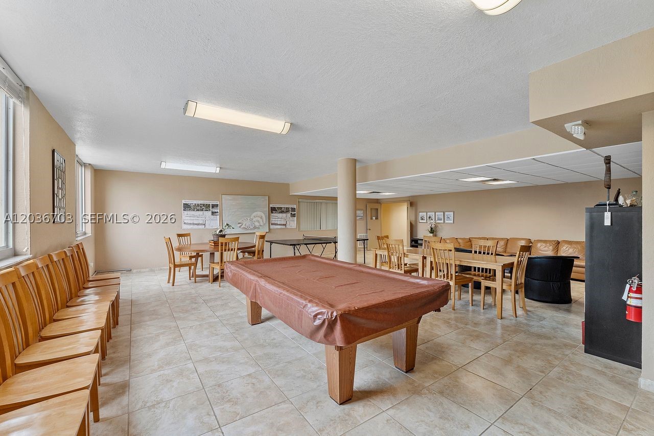 STRATFORD TOWERS CONDO - Residential