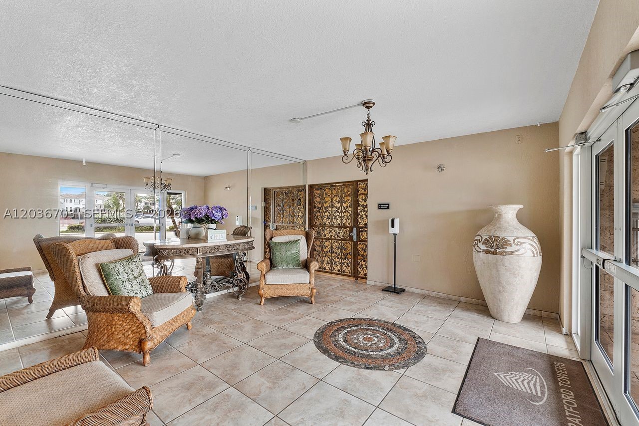 STRATFORD TOWERS CONDO - Residential