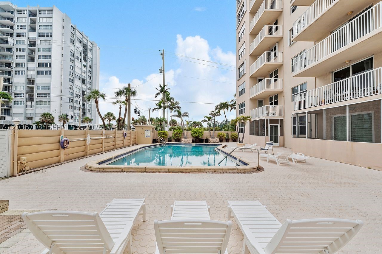 STRATFORD TOWERS CONDO - Residential