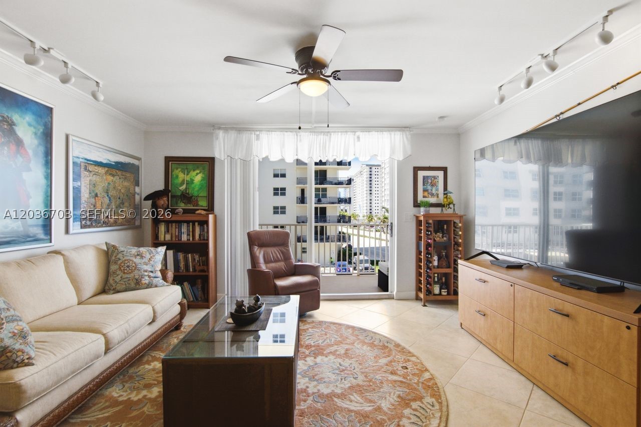 STRATFORD TOWERS CONDO - Residential
